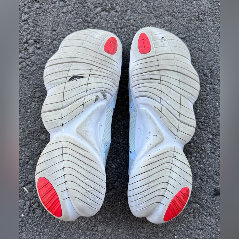 Nike Woman’s Sneakers - Picture 4 of 4